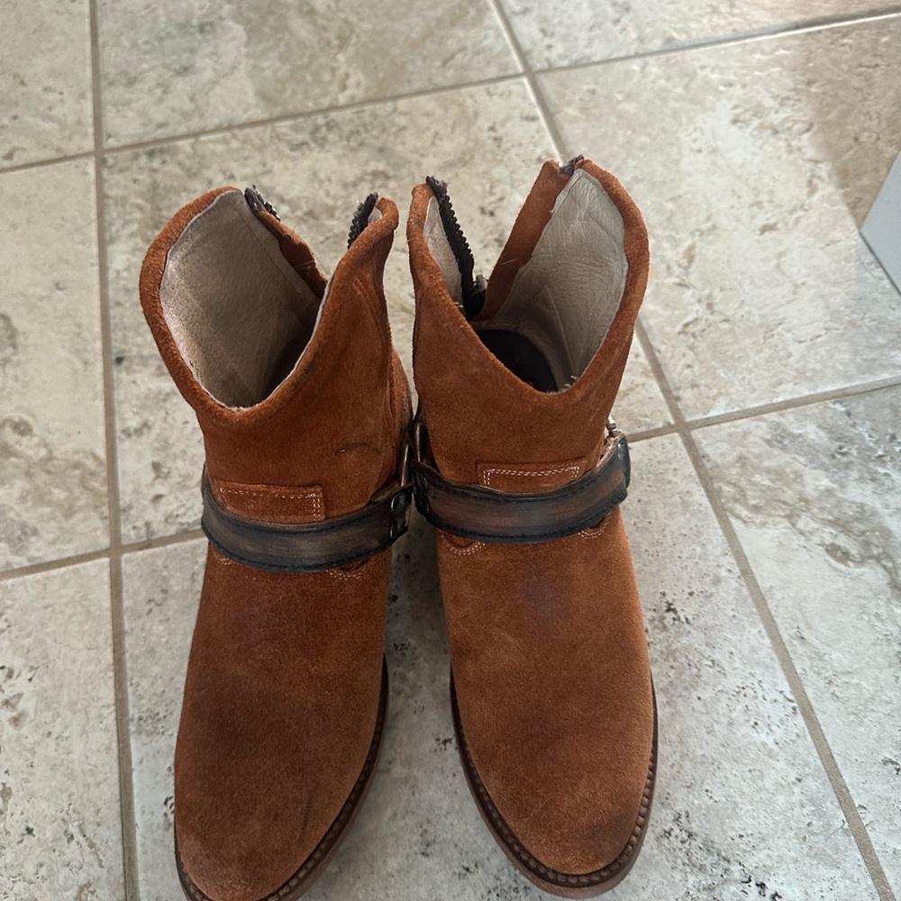 Freebird Womens Suede Chukka Boots in Chestnut Brown with Dark Strap
